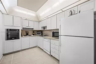 19380 Collins Ave, Sunny Isles Beach, FL 33160 - Photo 11