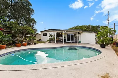 3911 SW 32nd Ave, West Park, FL 33023 - Photo 15