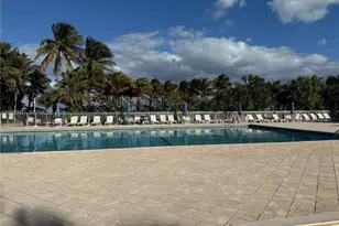 881 Ocean Dr, Key Biscayne, FL 33149 - Photo 17