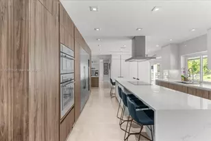 10105 SW 71st Ave, Pinecrest, FL 33156 - Photo 13