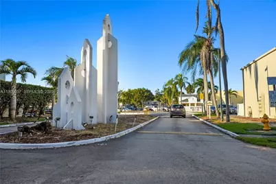 6835 SW 45th Ln #2, Miami, FL 33155 - Photo 15