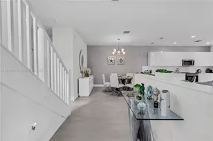 4608 NW 83rd Pkwy, Doral, FL 33166 - Photo 5