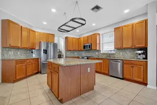 1351 NW 139th Ave, Pembroke Pines, FL 33028 - Photo 15