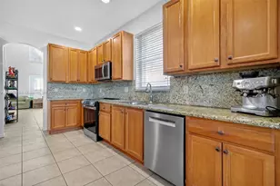 1351 NW 139th Ave, Pembroke Pines, FL 33028 - Photo 13