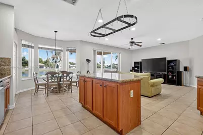 1351 NW 139th Ave, Pembroke Pines, FL 33028 - Photo 3