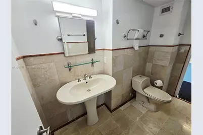 800 West Ave #920, Miami Beach, FL 33139 - Photo 13