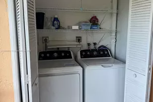 7590 Tahiti Ln, Lake Worth, FL 33467 - Photo 9