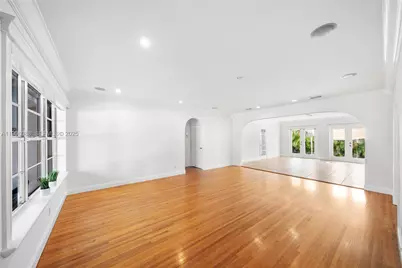 7222 Trouville Esplanade, Miami Beach, FL 33141 - Photo 3