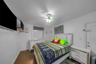 1334 SW 4th St, Miami, FL 33135 - Photo 13