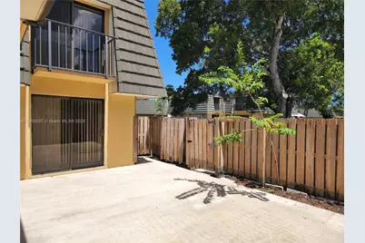 2706 27th Way #2706, West Palm Beach, FL 33407 - Photo 1