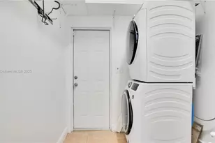 5711 Marius St, Coral Gables, FL 33146 - Photo 15