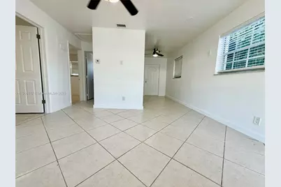 906 SW 7th Ter #1, Hallandale Beach, FL 33009 - Photo 5