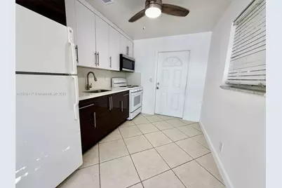 906 SW 7th Ter #1, Hallandale Beach, FL 33009 - Photo 3
