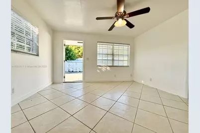 906 SW 7th Ter #1, Hallandale Beach, FL 33009 - Photo 1