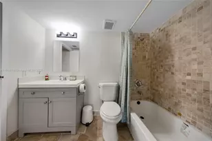 7601 E Treasure Dr, North Bay Village, FL 33141 - Photo 23