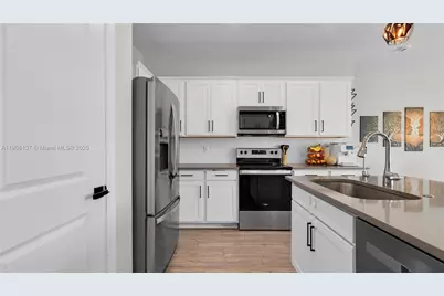 2913 Olivia Ave, Lauderdale Lakes, FL 33311 - Photo 7