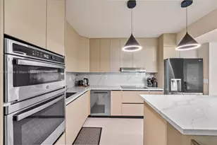 20281 E Country Club Dr, Aventura, FL 33180 - Photo 7