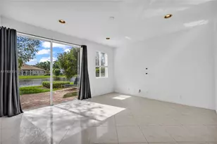 1386 Canary Island Dr, Weston, FL 33327 - Photo 25
