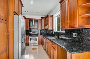 1386 Canary Island Dr, Weston, FL 33327 - Photo 21