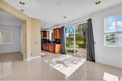 1386 Canary Island Dr, Weston, FL 33327 - Photo 19