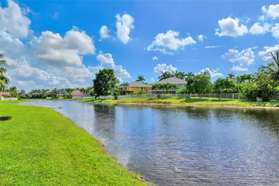 1386 Canary Island Dr, Weston, FL 33327 - Photo 15