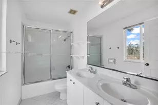 1386 Canary Island Dr, Weston, FL 33327 - Photo 31