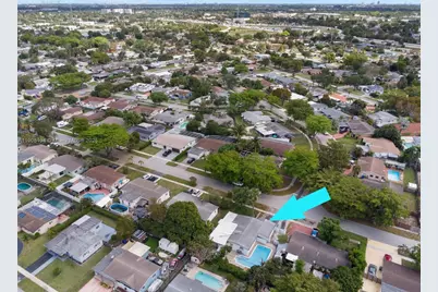700 SW 67th Ave, Pembroke Pines, FL 33023 - Photo 33