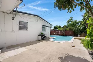 700 SW 67th Ave, Pembroke Pines, FL 33023 - Photo 25