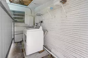 700 SW 67th Ave, Pembroke Pines, FL 33023 - Photo 35