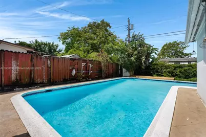 700 SW 67th Ave, Pembroke Pines, FL 33023 - Photo 23