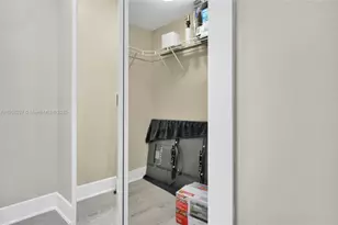 100 Ashbury Rd, Hollywood, FL 33024 - Photo 9