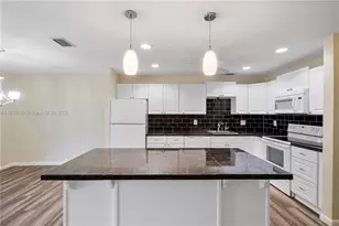 1022 NW 88th Ave, Plantation, FL 33322 - Photo 3