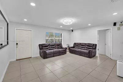1821 SW 98th Ter, Miramar, FL 33025 - Photo 3