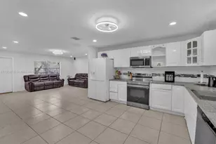 1821 SW 98th Terrace, Miramar, FL 33025 - Photo 11