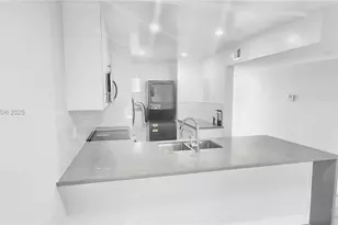 8040 N Colony Cir N, Tamarac, FL 33321 - Photo 3