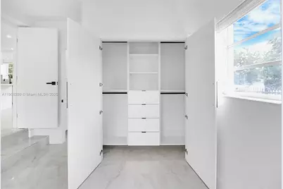 1130 NW 91st St, Miami, FL 33150 - Photo 15