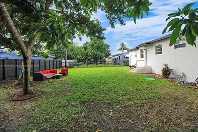 1130 NW 91st St, Miami, FL 33150 - Photo 33