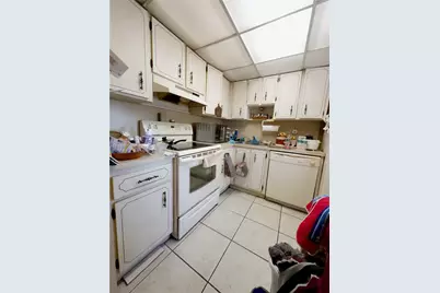1334 Collins Ave #502, Miami Beach, FL 33139 - Photo 9