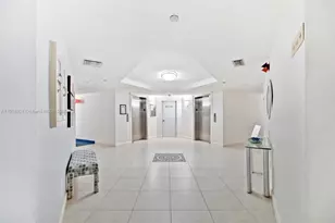 1000 Sain Charles Pl, Pembroke Pines, FL 33026 - Photo 25