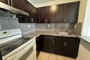 1015 NW 45th Ave, Miami, FL 33126 - Photo 9