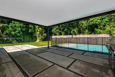 651 NE 172nd St, Miami, FL 33162 - Photo 23