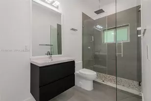 651 NE 172nd St, Miami, FL 33162 - Photo 17