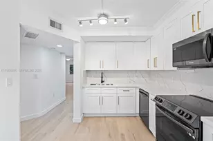 22841 SW 88th Pl, Cutler Bay, FL 33190 - Photo 7