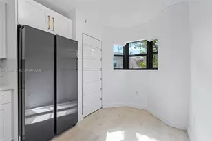 22841 SW 88th Pl, Cutler Bay, FL 33190 - Photo 9