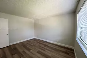 403 Lakeview Dr, Weston, FL 33326 - Photo 13