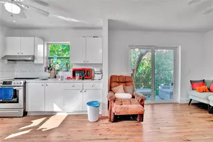 458 SW 9th St, Miami, FL 33130 - Photo 11