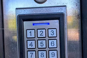 1350 NW 8th Ct, Miami, FL 33136 - Photo 33