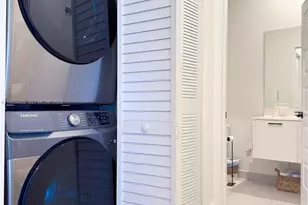 8005 NW 104th Ave, Doral, FL 33178 - Photo 15