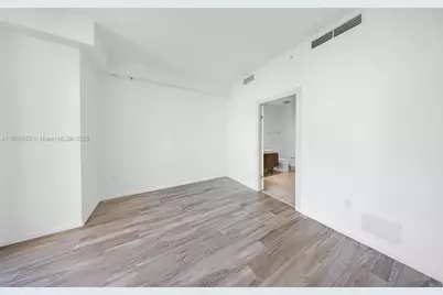 801 S Miami Ave #5204, Miami, FL 33130 - Photo 13