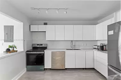 100 Bayview Dr #227, Sunny Isles Beach, FL 33160 - Photo 9